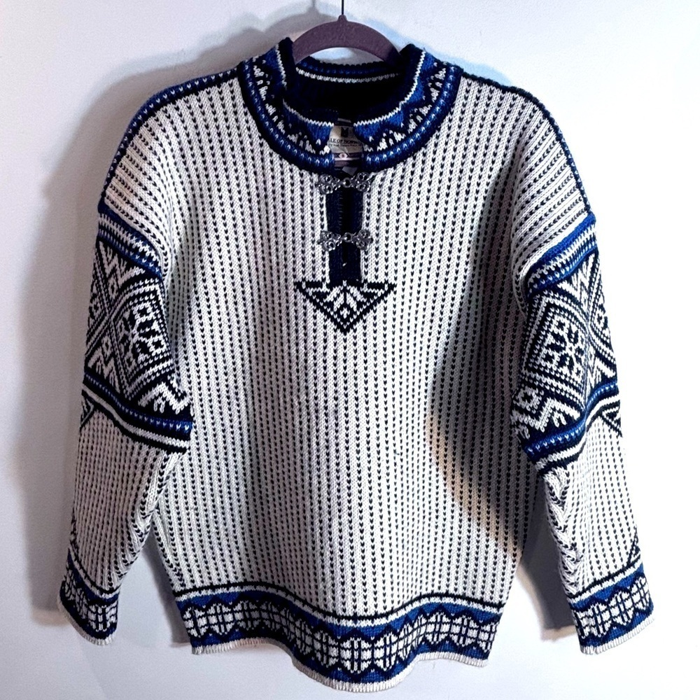 DALE OF NORWAY Sz S White and Blue Patterned Scandinavian Style Wool Sweater